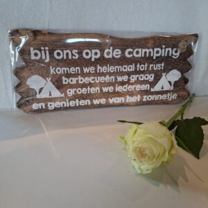 Houten bordje 'camping'